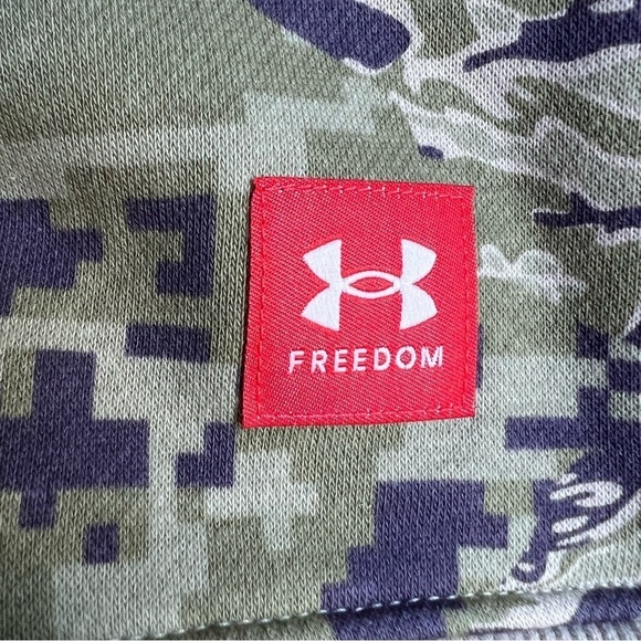 Under Armour Project Rock Women’s Veteran’s Patch Green Camouflage Hoodie, Large - Picture 7 of 14